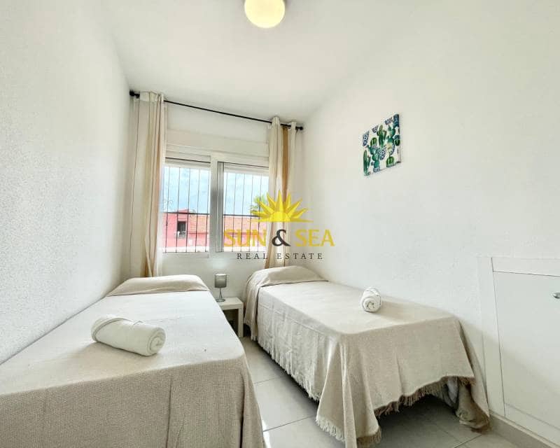 3 makuuhuone Huoneisto vuokrattavana paikassa Torrevieja mukana uima-altaan - 950 € (Ref: 8938235)