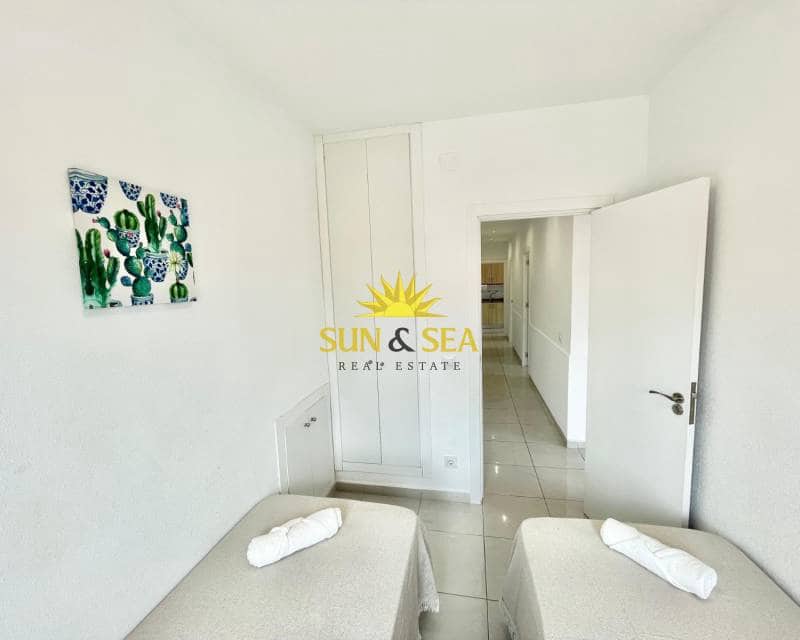 3 makuuhuone Huoneisto vuokrattavana paikassa Torrevieja mukana uima-altaan - 950 € (Ref: 8938235)