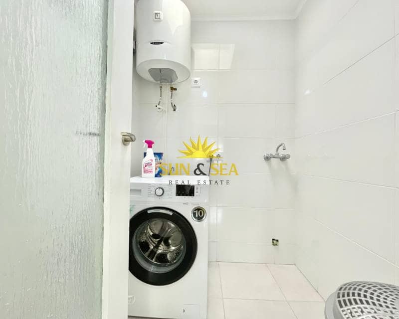 3 makuuhuone Huoneisto vuokrattavana paikassa Torrevieja mukana uima-altaan - 950 € (Ref: 8938235)