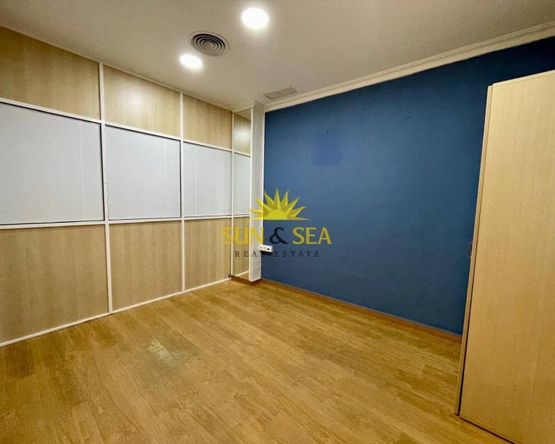 1 bedroom Commercial for rent in Guardamar del Segura - € 900 (Ref: 8941577)