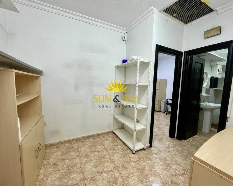 1 bedroom Commercial for rent in Guardamar del Segura - € 900 (Ref: 8941577)