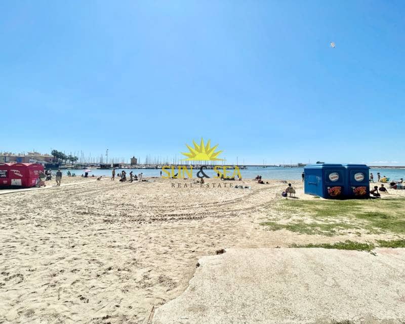 3 makuuhuone Kaupallinen myytävänä paikassa Torrevieja - 750 000 € (Ref: 8945584)