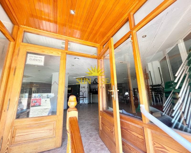 3 makuuhuone Kaupallinen myytävänä paikassa Torrevieja - 750 000 € (Ref: 8945584)