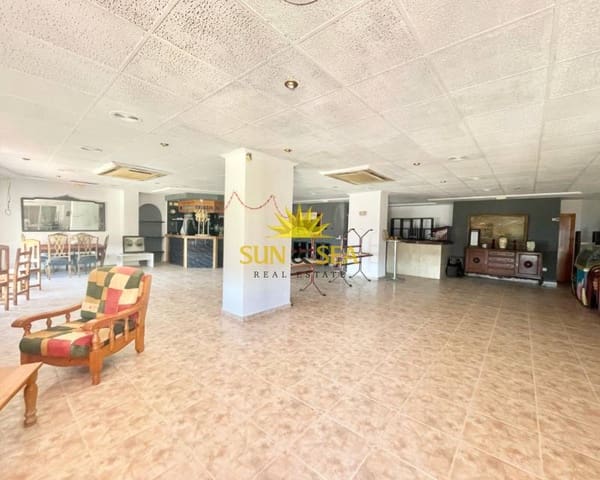 3 makuuhuone Kaupallinen myytävänä paikassa Playa del Acequión, Torrevieja - 750 000 € (Ref: 8945584)