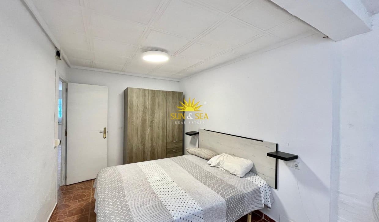 2 bedroom Bungalow for rent in Torrevieja - € 850 (Ref: 8947255)
