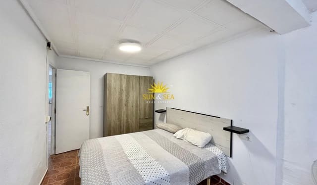 Bungalow de 2 chambres à louer à El Chaparral - La Siesta - La Torreta, Torrevieja - 850 € (Ref: 8947255)