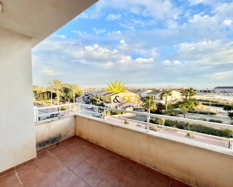 3 bedroom Apartment for rent in San Cayetano - € 700 (Ref: 8948214)