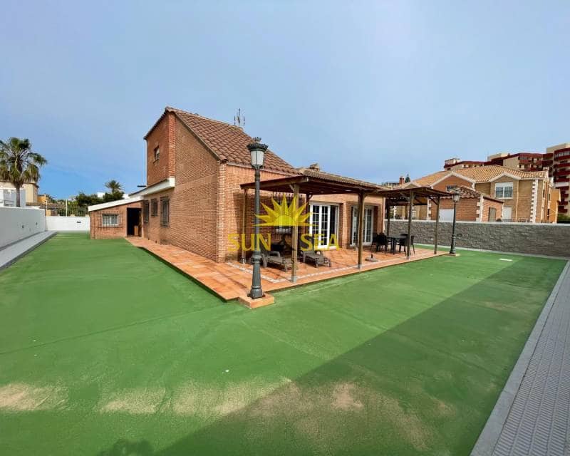 4 quarto Moradia para arrendar em La Manga del Mar Menor com garagem - 2 000 € (Ref: 8949967)