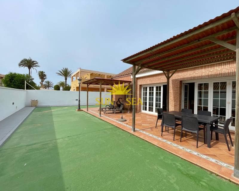 4 quarto Moradia para arrendar em La Manga del Mar Menor com garagem - 2 000 € (Ref: 8949967)