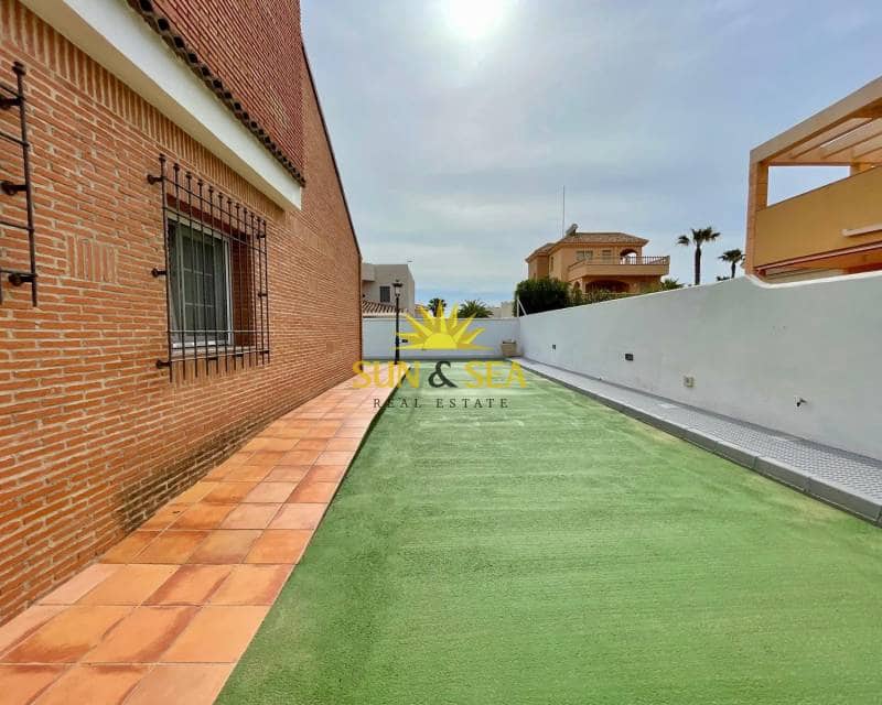 4 quarto Moradia para arrendar em La Manga del Mar Menor com garagem - 2 000 € (Ref: 8949967)