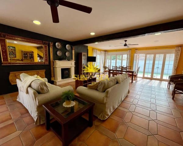 Chalet de 4 habitaciones en La Manga del Mar Menor en alquiler con garaje - 2.000 € (Ref: 8949967)