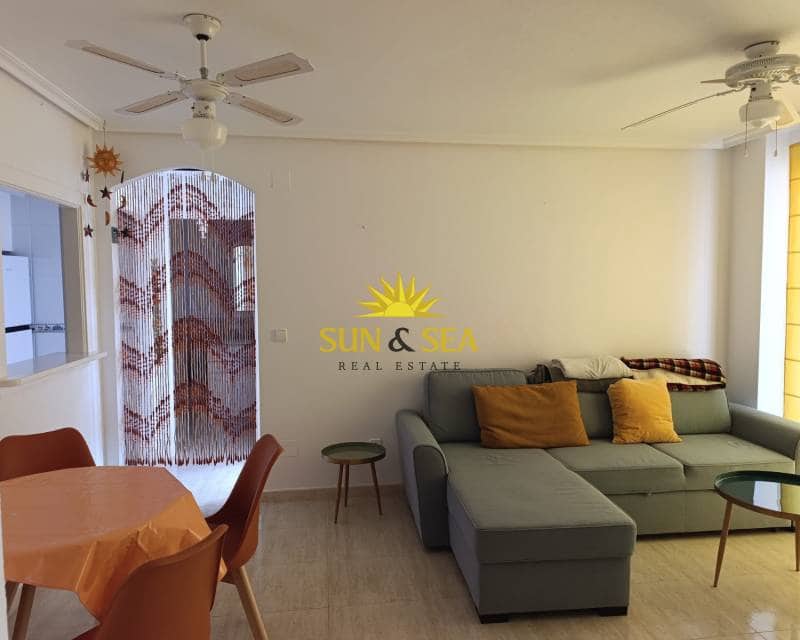 1 slaapkamer Appartement te huur in La Manga del Mar Menor met zwembad - € 750 (Ref: 8953409)