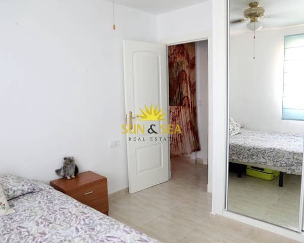 1 sovrum Lägenhet att hyra i La Manga del Mar Menor med pool - 500 € (Ref: 8953409)