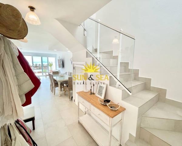 3 soveværelse Villa til leje i La Manga del Mar Menor med swimmingpool - € 1.500 (Ref: 8956480)