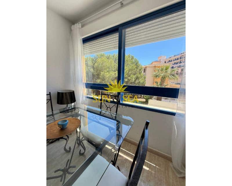 2 sovrum Lägenhet att hyra i Dehesa de Campoamor - 1 300 € (Ref: 8960415)