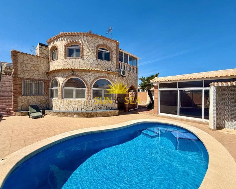 4 bedroom Villa for sale in La Florida with pool garage - € 439,000 (Ref: 8960714)