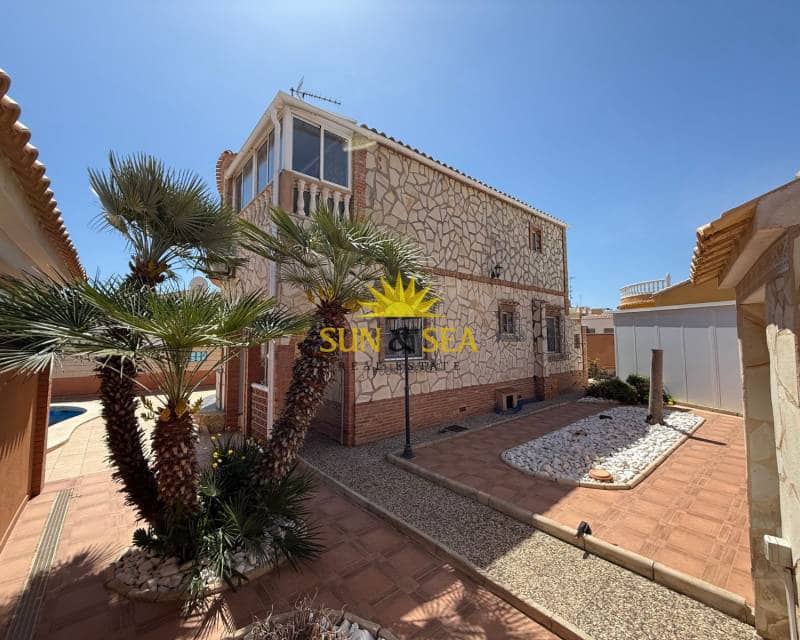 4 bedroom Villa for sale in La Florida with pool garage - € 439,000 (Ref: 8960714)