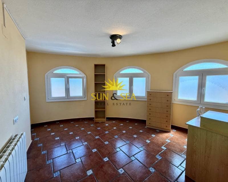 4 bedroom Villa for sale in La Florida with pool garage - € 439,000 (Ref: 8960714)