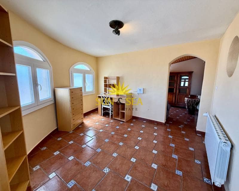 4 bedroom Villa for sale in La Florida with pool garage - € 439,000 (Ref: 8960714)