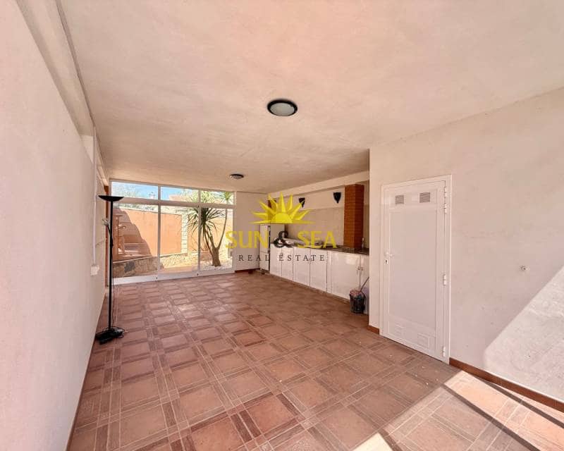 4 bedroom Villa for sale in La Florida with pool garage - € 439,000 (Ref: 8960714)