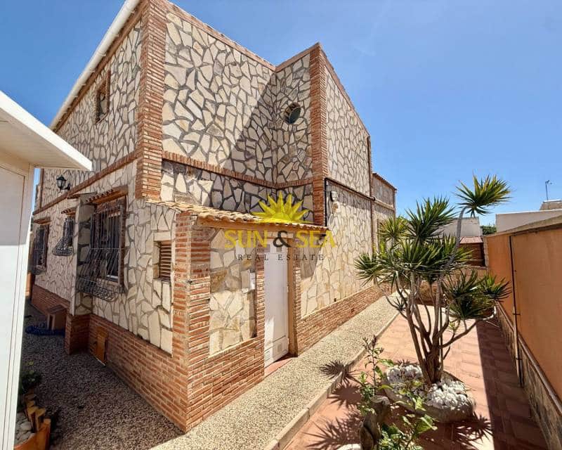 4 bedroom Villa for sale in La Florida with pool garage - € 439,000 (Ref: 8960714)