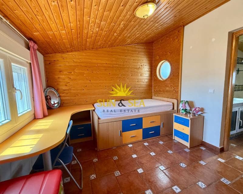 4 bedroom Villa for sale in La Florida with pool garage - € 439,000 (Ref: 8960714)