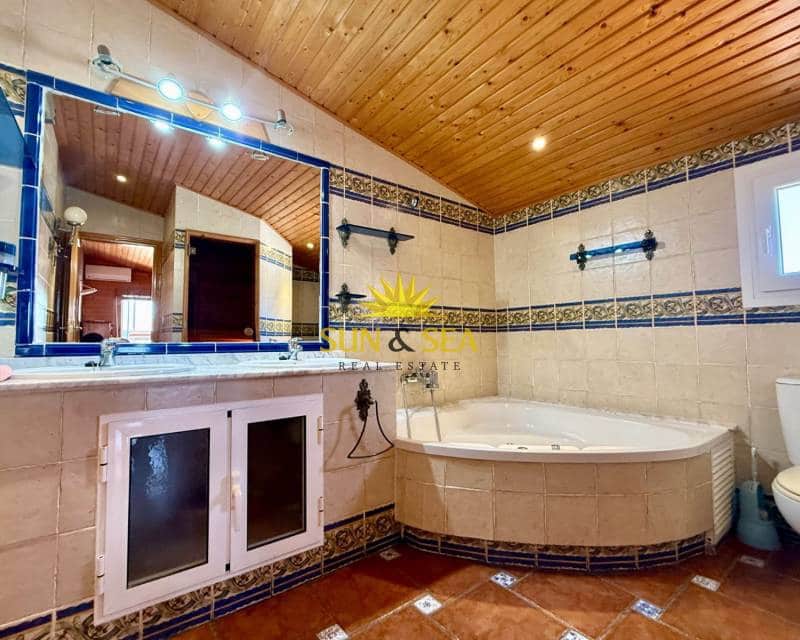 4 bedroom Villa for sale in La Florida with pool garage - € 439,000 (Ref: 8960714)