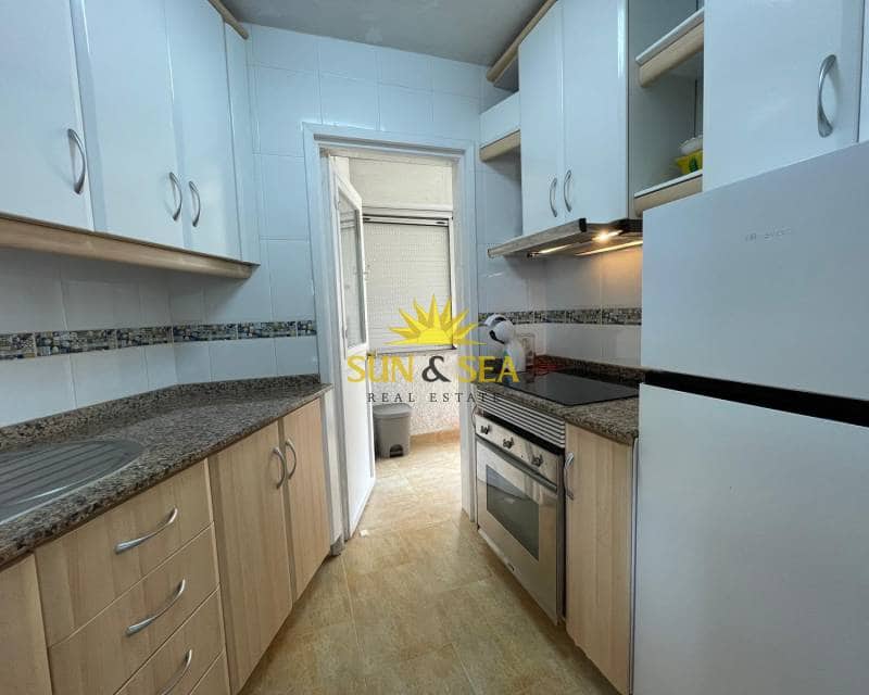 2 slaapkamer Appartement te huur in La Manga del Mar Menor - € 750 (Ref: 8969060)