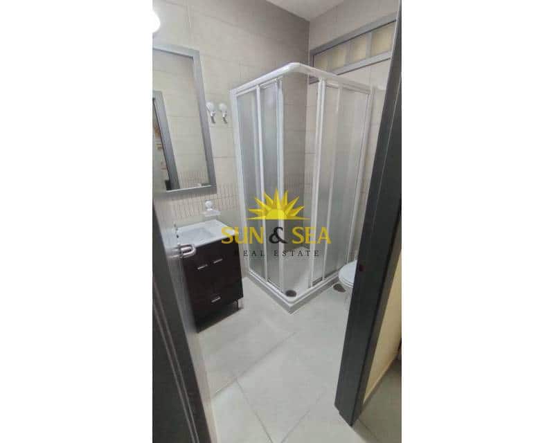 Appartement de 1 chambre à louer à La Manga del Mar Menor avec piscine - 650 € (Ref: 8969062)