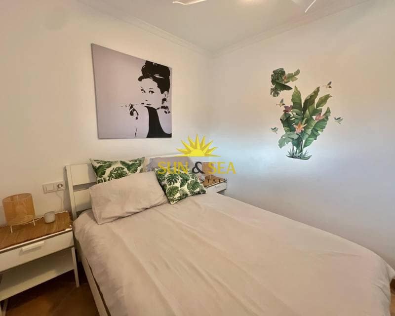 2 soverom Leilighet til leie i Torrevieja - € 800 (Ref: 8975536)