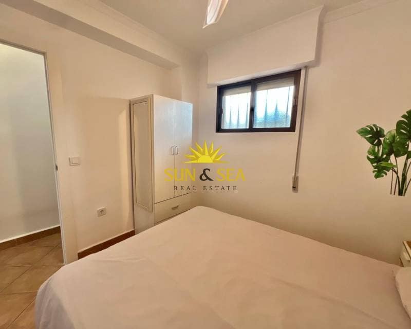 2 soverom Leilighet til leie i Torrevieja - € 800 (Ref: 8975536)