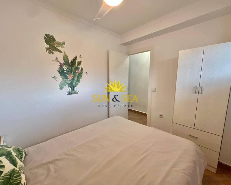 2 soverom Leilighet til leie i Torrevieja - € 800 (Ref: 8975536)