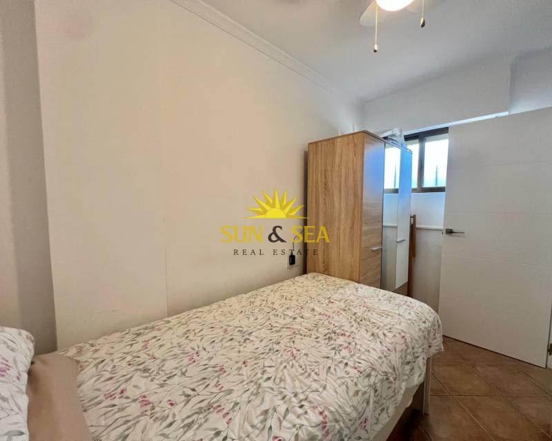 2 soverom Leilighet til leie i Torrevieja - € 800 (Ref: 8975536)