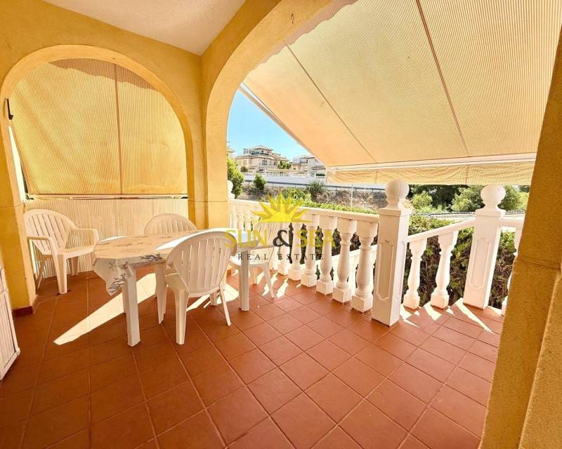 2 soveværelse Villa til leje i Playa Flamenca - € 800 (Ref: 8982916)