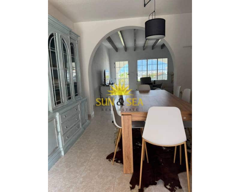 2 soveværelse Villa til leje i Albir med swimmingpool garage - € 2.350 (Ref: 8987035)