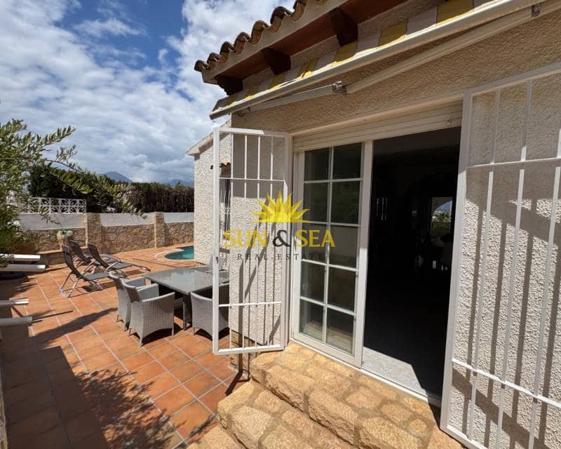 2 soveværelse Villa til leje i Albir med swimmingpool garage - € 2.350 (Ref: 8987035)