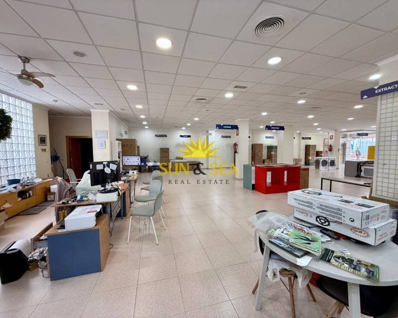 1 makuuhuone Kaupallinen vuokrattavana paikassa Torrevieja - 2 500 € (Ref: 8988787)