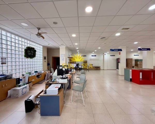 1 quarto Comercial para arrendar em Puerto Deportivo, Torrevieja - 2 500 € (Ref: 8988787)