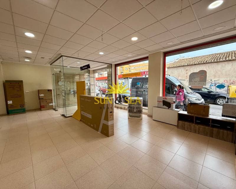 1 makuuhuone Kaupallinen vuokrattavana paikassa Torrevieja - 2 500 € (Ref: 8988787)