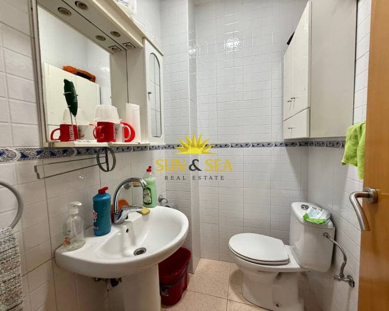 1 makuuhuone Kaupallinen vuokrattavana paikassa Torrevieja - 2 500 € (Ref: 8988787)
