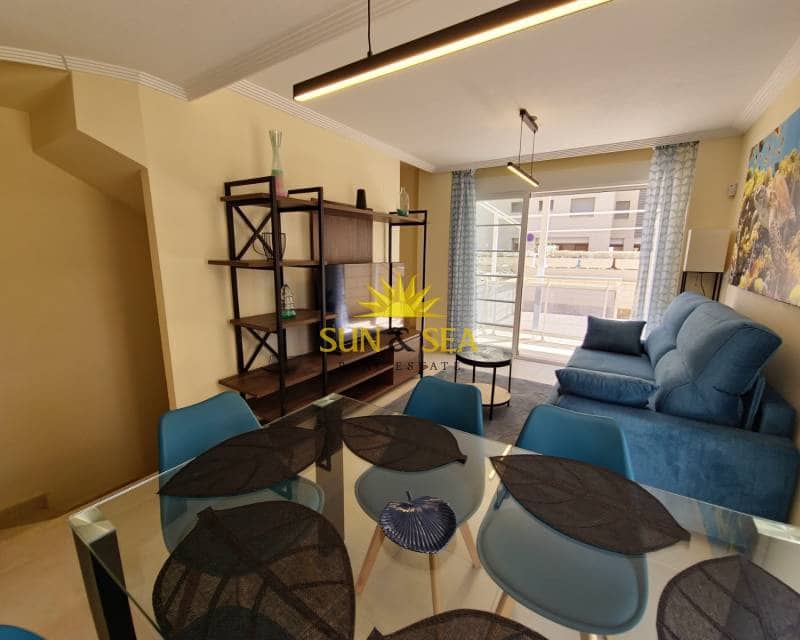 3 quarto Moradia para arrendar em Guardamar del Segura com garagem - 1 200 € (Ref: 8988915)