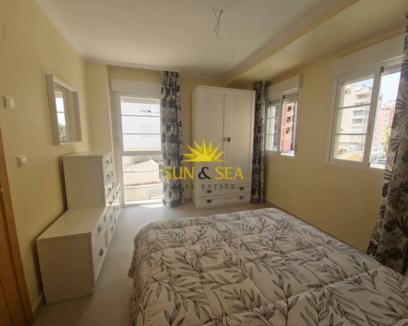 3 quarto Moradia para arrendar em Guardamar del Segura com garagem - 1 200 € (Ref: 8988915)