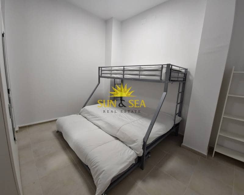 3 quarto Moradia para arrendar em Guardamar del Segura com garagem - 1 200 € (Ref: 8988915)