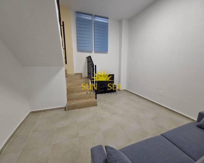 3 quarto Moradia para arrendar em Guardamar del Segura com garagem - 1 200 € (Ref: 8988915)