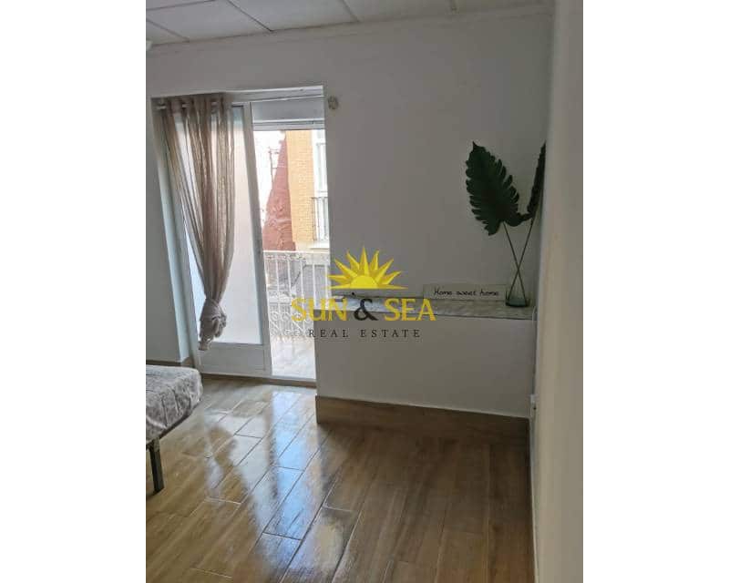 4 bedroom Apartment for rent in Cartagena - € 1,300 (Ref: 8989922)