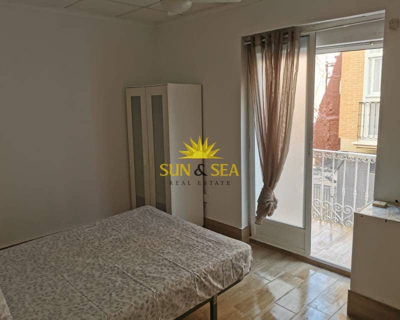 4 bedroom Apartment for rent in Cartagena - € 1,300 (Ref: 8989922)