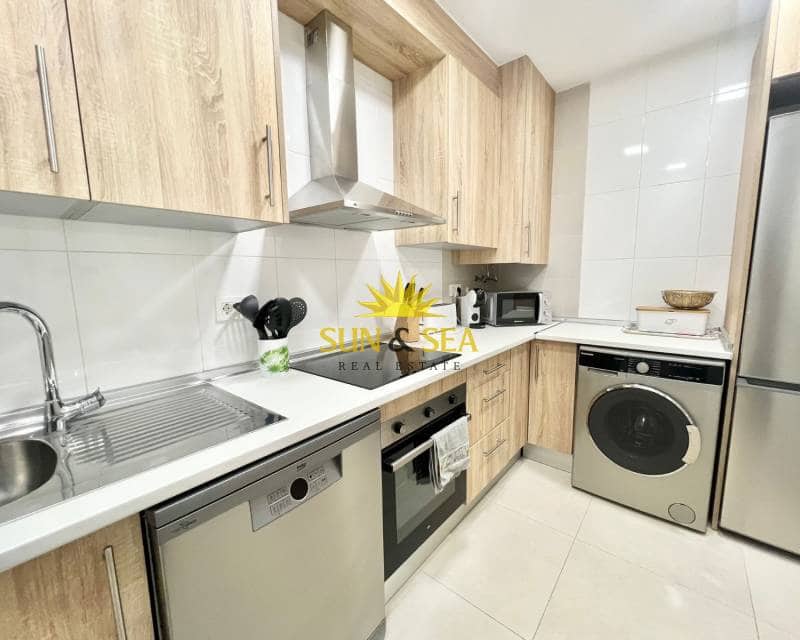 2 Zimmer Apartment zu vermieten in Los Alcazares mit Pool Garage - 800 € (Ref: 9000272)