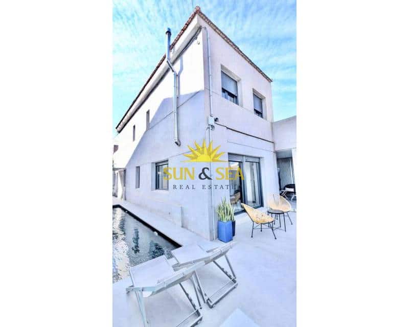 4 soveværelse Villa til salg i Los Cuarteros med swimmingpool - € 430.000 (Ref: 9004281)