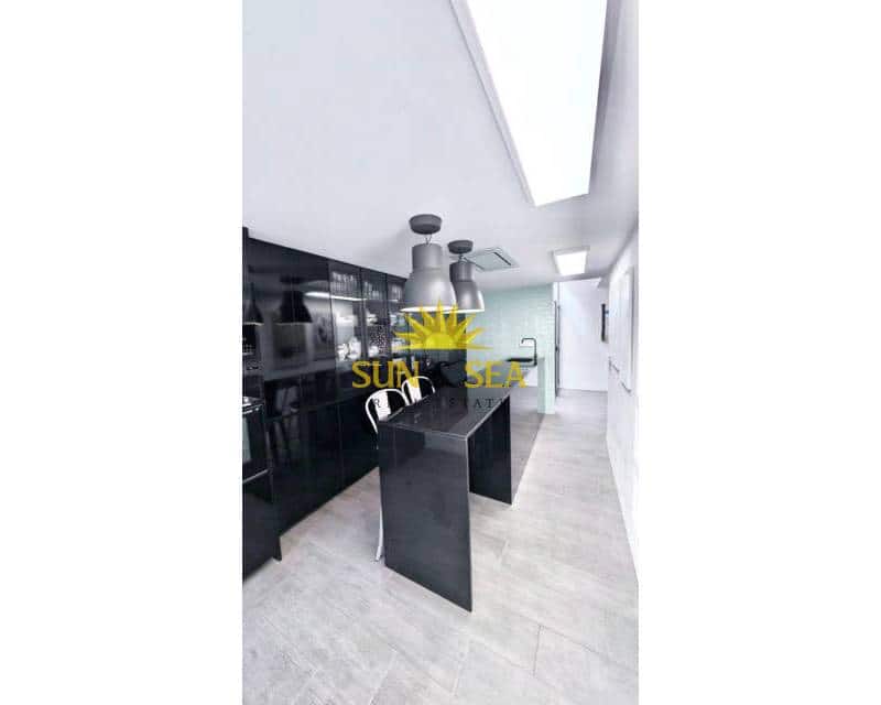 4 soveværelse Villa til salg i Los Cuarteros med swimmingpool - € 430.000 (Ref: 9004281)