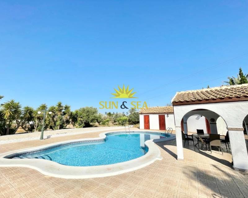 12 soveværelse Villa til salg i Crevillente / Crevillent med swimmingpool garage - € 575.000 (Ref: 9006074)
